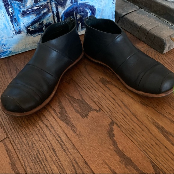 CYDWOQ shoes Sz. 36 Leather wrap Flat (rounded bottom) HANDMADE in Burbank - Picture 7 of 10